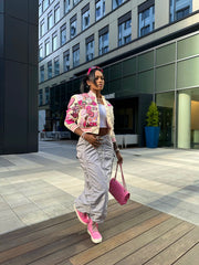 Cargar imagen en el visor de la galería, Cubierta del libro Burn